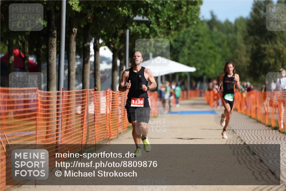 07.09.2025 - 19. Norderstedt Triathlon Michael Strokosch http://msf.ph/oto/8809876 07.09.2025 10:38:49 Laufen 646, 1131, 1139 meine-sportfotos.de
