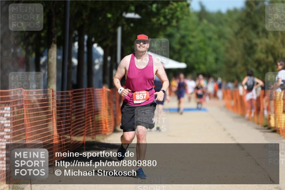 07.09.2025 - 19. Norderstedt Triathlon Michael Strokosch http://msf.ph/oto/8809880 07.09.2025 12:47:40 Laufen 857 meine-sportfotos.de