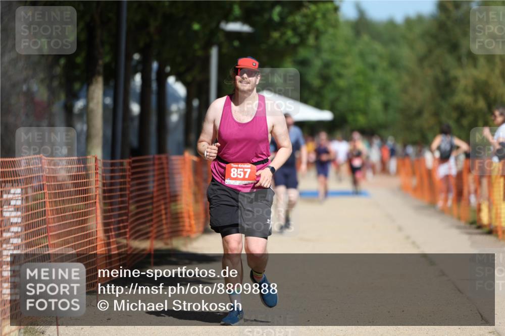 07.09.2025 - 19. Norderstedt Triathlon Michael Strokosch http://msf.ph/oto/8809888 07.09.2025 12:47:40 Laufen 857 meine-sportfotos.de