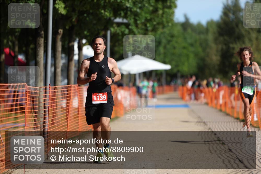 07.09.2025 - 19. Norderstedt Triathlon Michael Strokosch http://msf.ph/oto/8809900 07.09.2025 10:38:50 Laufen 646, 1131, 1139 meine-sportfotos.de