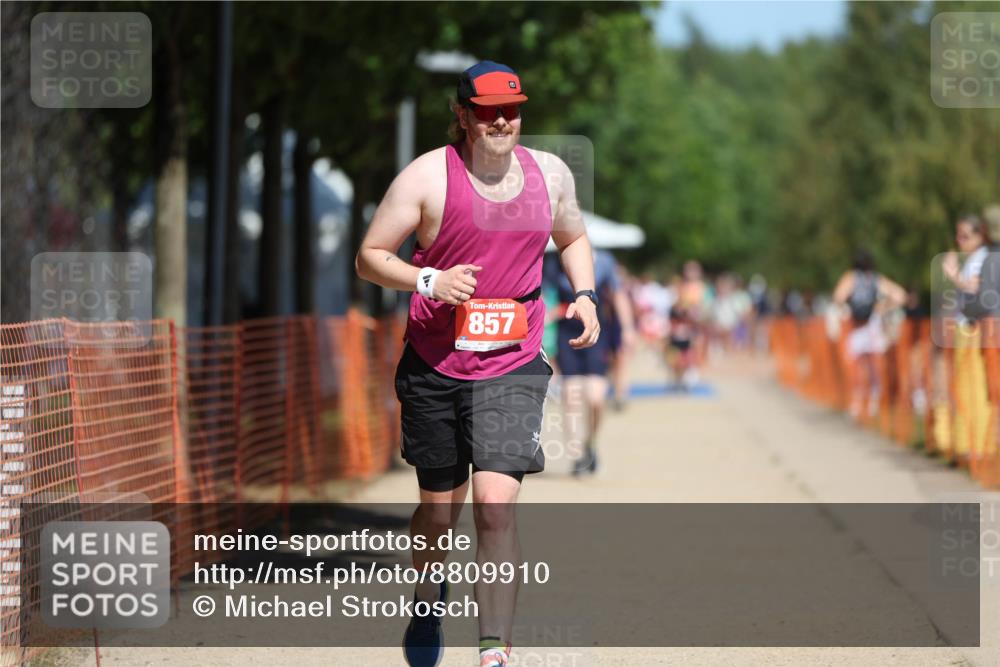 07.09.2025 - 19. Norderstedt Triathlon Michael Strokosch http://msf.ph/oto/8809910 07.09.2025 12:47:41 Laufen 857 meine-sportfotos.de