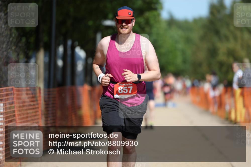 07.09.2025 - 19. Norderstedt Triathlon Michael Strokosch http://msf.ph/oto/8809930 07.09.2025 12:47:42 Laufen 857 meine-sportfotos.de