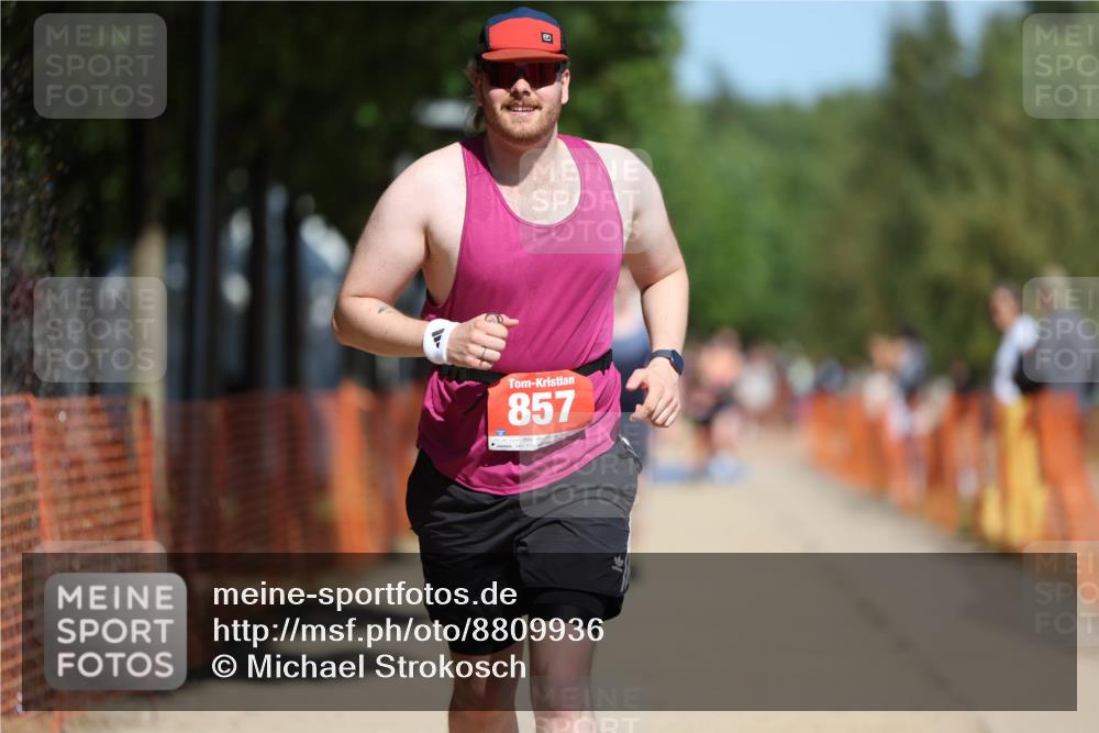 07.09.2025 - 19. Norderstedt Triathlon Michael Strokosch http://msf.ph/oto/8809936 07.09.2025 12:47:43 Laufen 857 meine-sportfotos.de