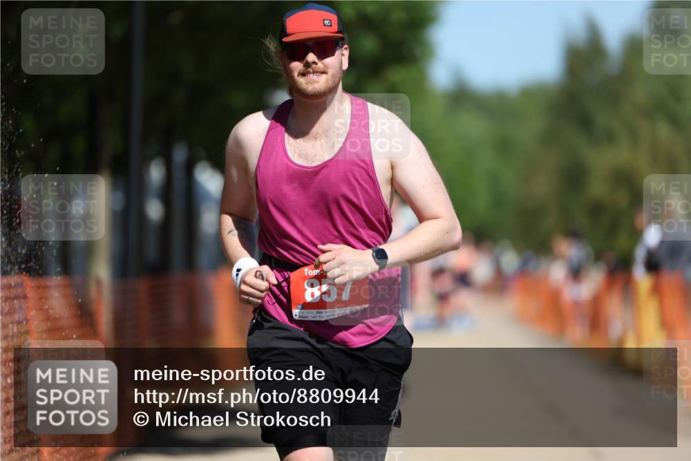 07.09.2025 - 19. Norderstedt Triathlon Michael Strokosch http://msf.ph/oto/8809944 07.09.2025 12:47:43 Laufen 857 meine-sportfotos.de