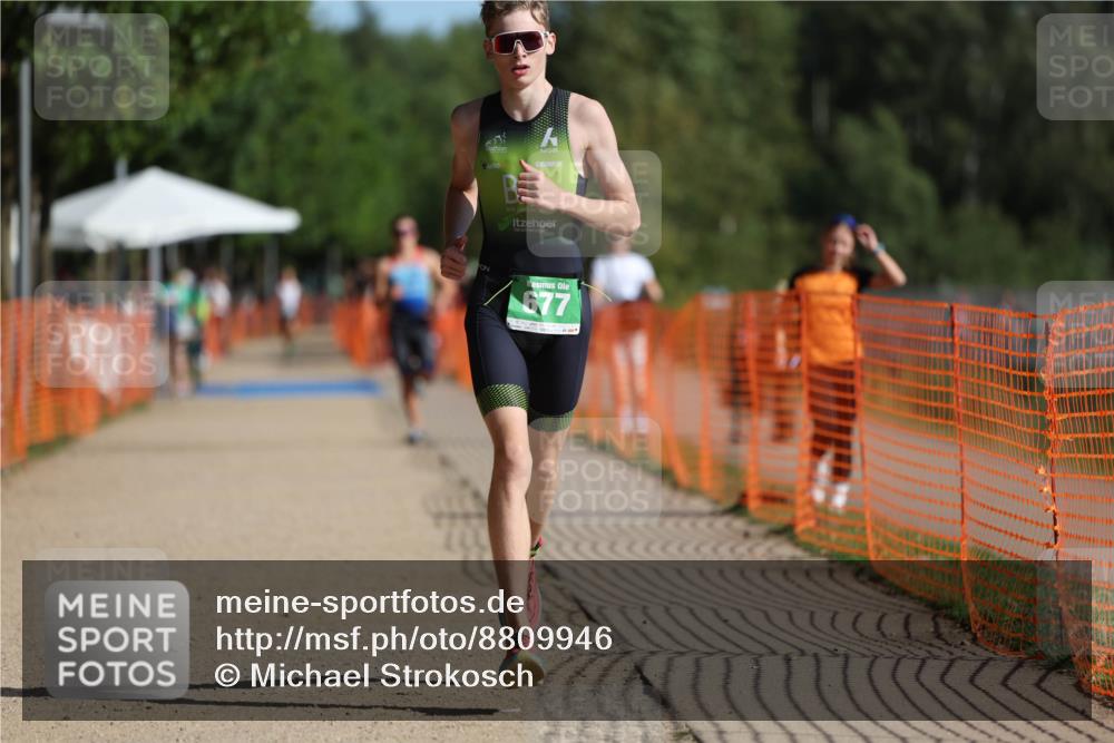 07.09.2025 - 19. Norderstedt Triathlon Michael Strokosch http://msf.ph/oto/8809946 07.09.2025 10:39:35 Laufen 654, 677 meine-sportfotos.de
