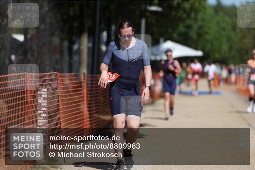 07.09.2025 - 19. Norderstedt Triathlon Michael Strokosch http://msf.ph/oto/8809963 07.09.2025 12:47:53 Laufen 210, 216 meine-sportfotos.de