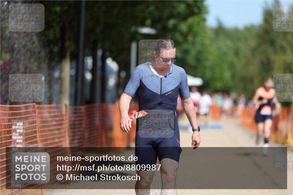 07.09.2025 - 19. Norderstedt Triathlon Michael Strokosch http://msf.ph/oto/8809987 07.09.2025 12:47:54 Laufen 210, 216, 1251 meine-sportfotos.de