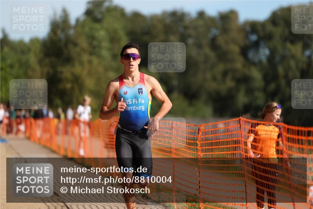 07.09.2025 - 19. Norderstedt Triathlon Michael Strokosch http://msf.ph/oto/8810004 07.09.2025 10:39:41 Laufen 654, 677 meine-sportfotos.de