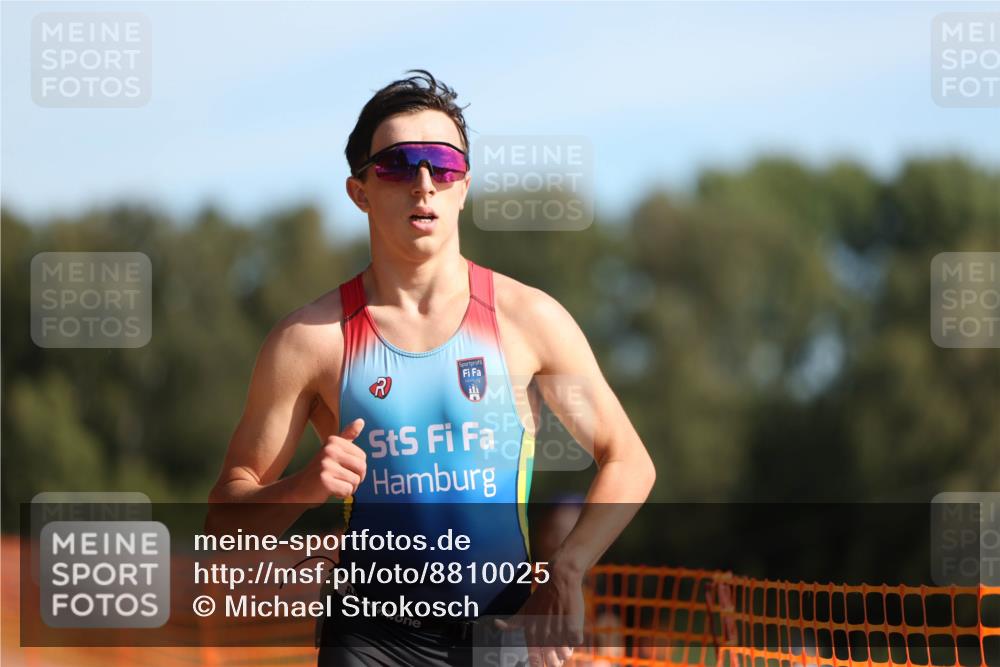 07.09.2025 - 19. Norderstedt Triathlon Michael Strokosch http://msf.ph/oto/8810025 07.09.2025 10:39:42 Laufen 654 meine-sportfotos.de
