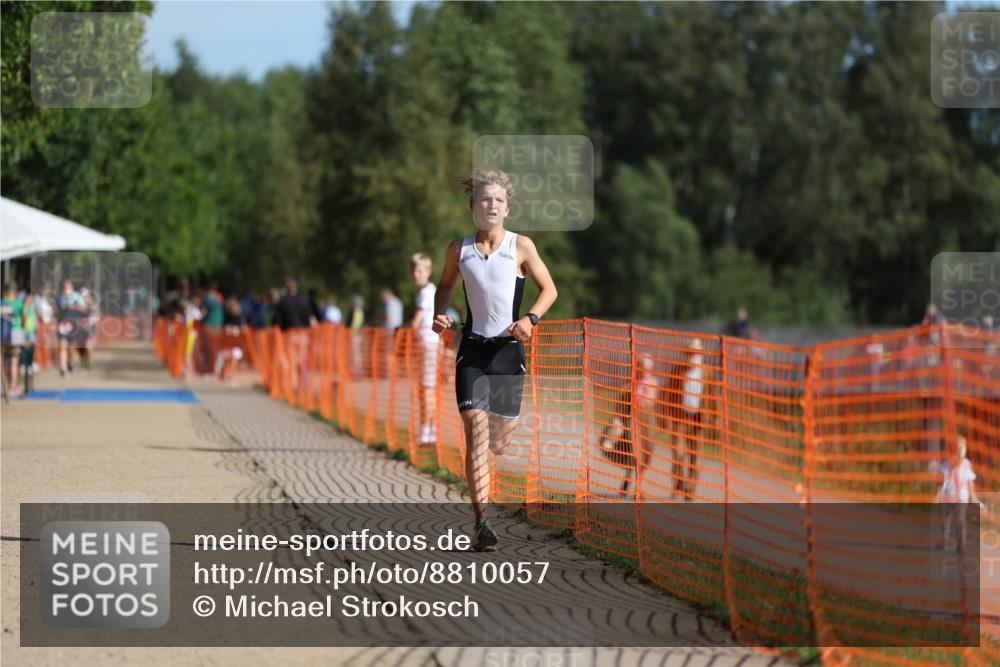 07.09.2025 - 19. Norderstedt Triathlon Michael Strokosch http://msf.ph/oto/8810057 07.09.2025 10:39:53 Laufen 675 meine-sportfotos.de