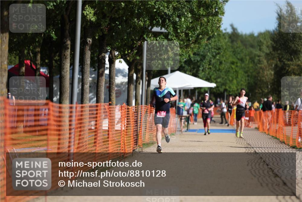 07.09.2025 - 19. Norderstedt Triathlon Michael Strokosch http://msf.ph/oto/8810128 07.09.2025 10:40:07 Laufen 1127 meine-sportfotos.de