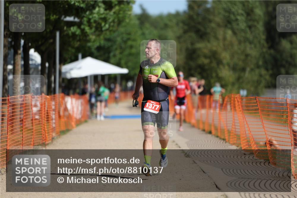 07.09.2025 - 19. Norderstedt Triathlon Michael Strokosch http://msf.ph/oto/8810137 07.09.2025 11:39:01 Laufen 1377 meine-sportfotos.de