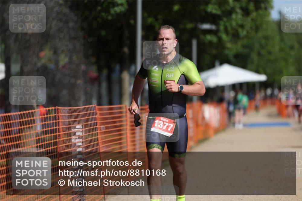 07.09.2025 - 19. Norderstedt Triathlon Michael Strokosch http://msf.ph/oto/8810168 07.09.2025 11:39:03 Laufen 231, 1377 meine-sportfotos.de