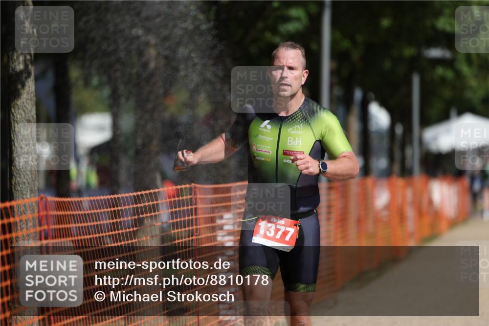 07.09.2025 - 19. Norderstedt Triathlon Michael Strokosch http://msf.ph/oto/8810178 07.09.2025 11:39:04 Laufen 231, 1377 meine-sportfotos.de