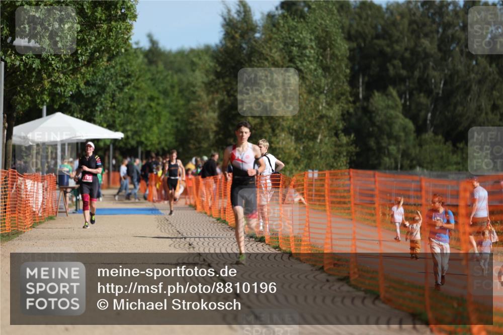 07.09.2025 - 19. Norderstedt Triathlon Michael Strokosch http://msf.ph/oto/8810196 07.09.2025 10:40:11 Laufen 664, 1127 meine-sportfotos.de