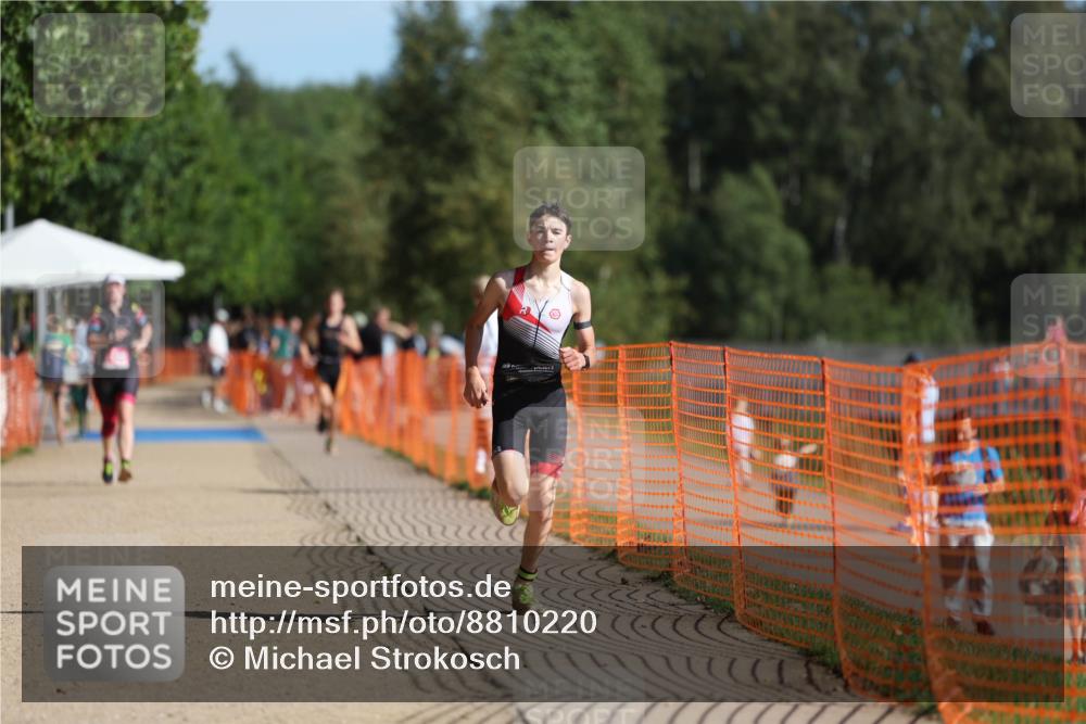 07.09.2025 - 19. Norderstedt Triathlon Michael Strokosch http://msf.ph/oto/8810220 07.09.2025 10:40:13 Laufen 664, 1127 meine-sportfotos.de