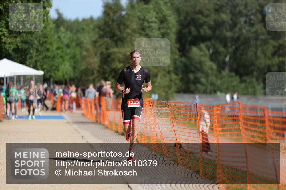 07.09.2025 - 19. Norderstedt Triathlon Michael Strokosch http://msf.ph/oto/8810379 07.09.2025 11:39:17 Laufen 1355 meine-sportfotos.de