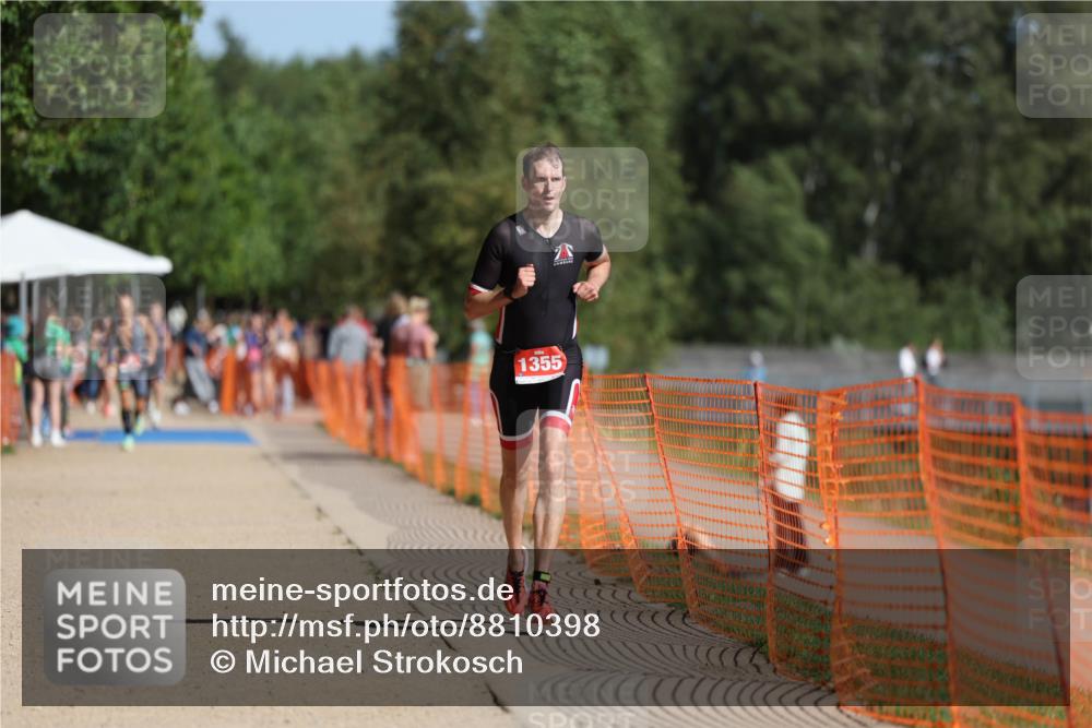 07.09.2025 - 19. Norderstedt Triathlon Michael Strokosch http://msf.ph/oto/8810398 07.09.2025 11:39:17 Laufen 1355 meine-sportfotos.de