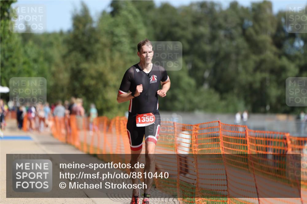 07.09.2025 - 19. Norderstedt Triathlon Michael Strokosch http://msf.ph/oto/8810440 07.09.2025 11:39:19 Laufen 1355 meine-sportfotos.de