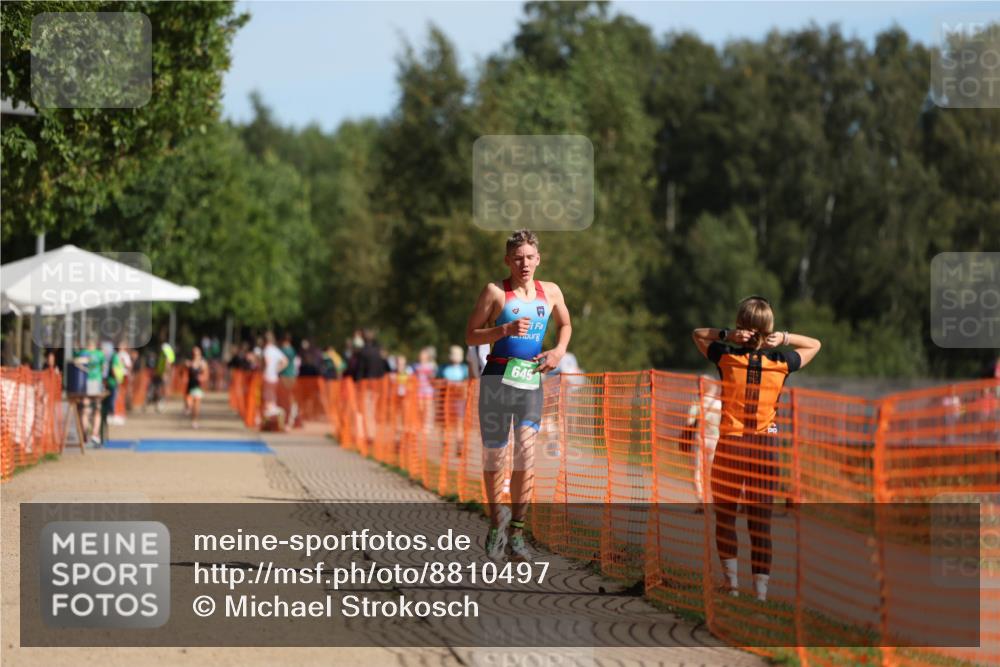 07.09.2025 - 19. Norderstedt Triathlon Michael Strokosch http://msf.ph/oto/8810497 07.09.2025 10:40:48 Laufen 649 meine-sportfotos.de