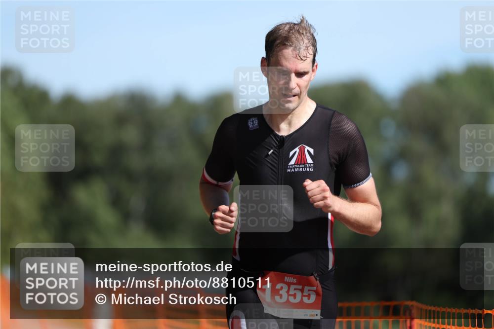 07.09.2025 - 19. Norderstedt Triathlon Michael Strokosch http://msf.ph/oto/8810511 07.09.2025 11:39:21 Laufen 1355 meine-sportfotos.de