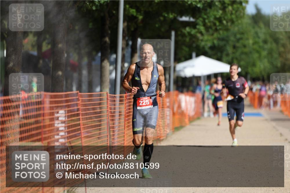 07.09.2025 - 19. Norderstedt Triathlon Michael Strokosch http://msf.ph/oto/8810599 07.09.2025 11:39:30 Laufen 225, 1156 meine-sportfotos.de