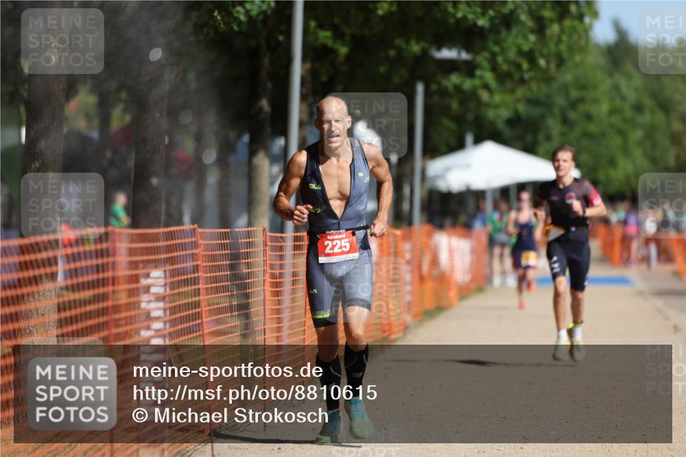 07.09.2025 - 19. Norderstedt Triathlon Michael Strokosch http://msf.ph/oto/8810615 07.09.2025 11:39:31 Laufen 225, 1156 meine-sportfotos.de