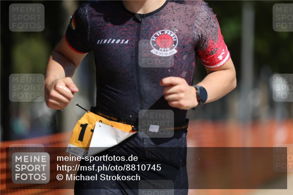 07.09.2025 - 19. Norderstedt Triathlon Michael Strokosch http://msf.ph/oto/8810745 07.09.2025 11:39:37 Laufen 225, 1156, 1193 meine-sportfotos.de