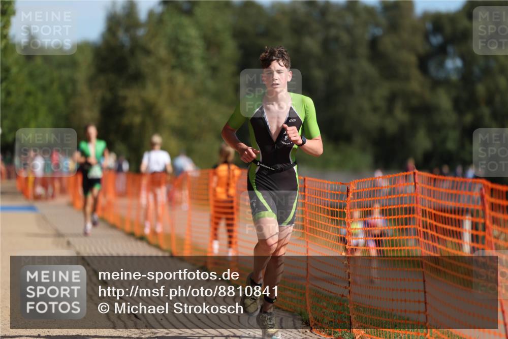 07.09.2025 - 19. Norderstedt Triathlon Michael Strokosch http://msf.ph/oto/8810841 07.09.2025 10:41:28 Laufen 655, 663 meine-sportfotos.de