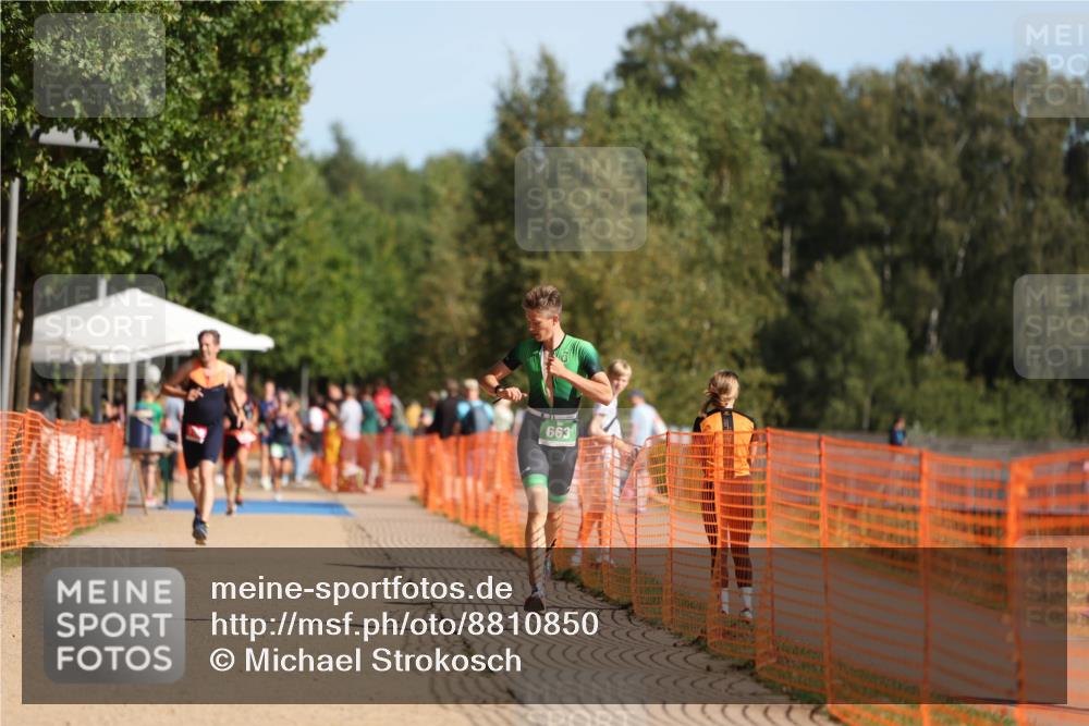 07.09.2025 - 19. Norderstedt Triathlon Michael Strokosch http://msf.ph/oto/8810850 07.09.2025 10:41:30 Laufen 655, 663 meine-sportfotos.de