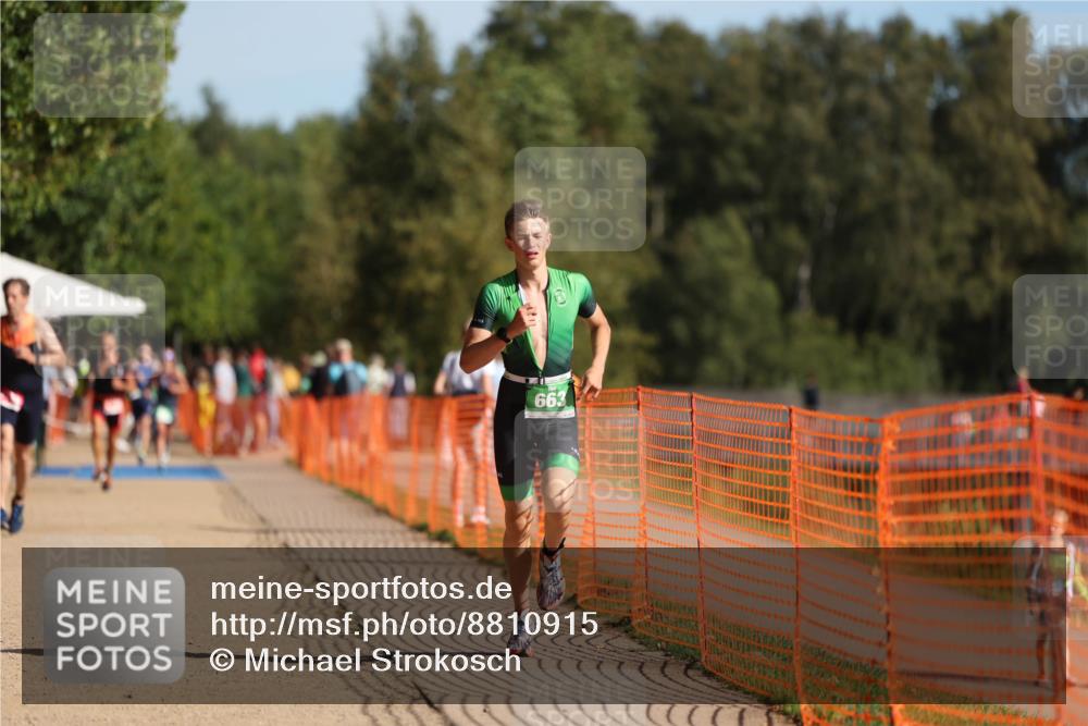 07.09.2025 - 19. Norderstedt Triathlon Michael Strokosch http://msf.ph/oto/8810915 07.09.2025 10:41:32 Laufen 655, 663 meine-sportfotos.de