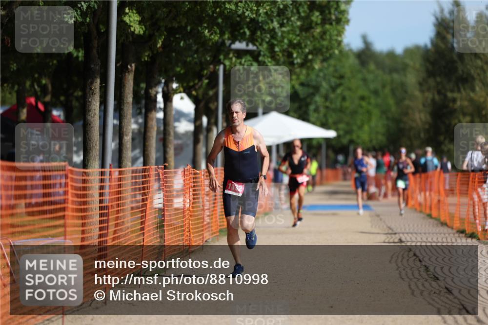 07.09.2025 - 19. Norderstedt Triathlon Michael Strokosch http://msf.ph/oto/8810998 07.09.2025 10:41:36 Laufen 663, 1132 meine-sportfotos.de