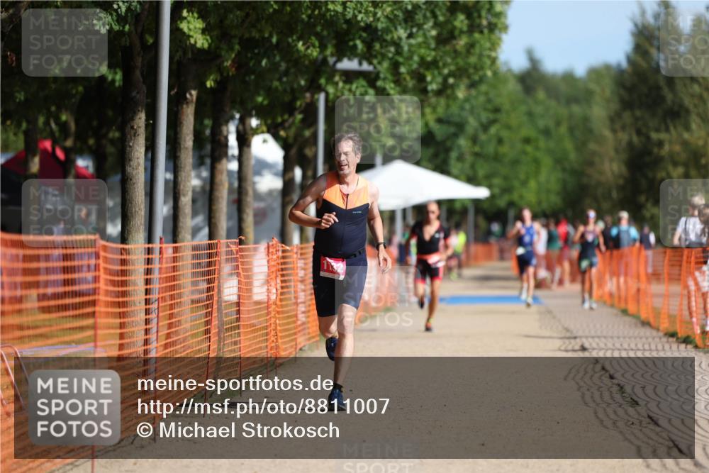 07.09.2025 - 19. Norderstedt Triathlon Michael Strokosch http://msf.ph/oto/8811007 07.09.2025 10:41:36 Laufen 663, 1132 meine-sportfotos.de