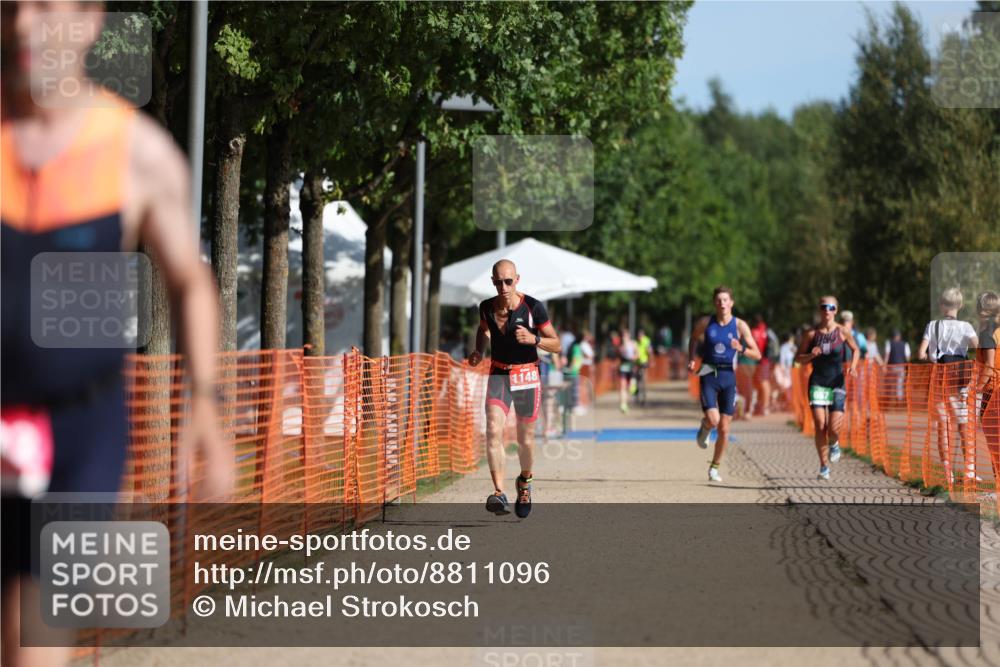 07.09.2025 - 19. Norderstedt Triathlon Michael Strokosch http://msf.ph/oto/8811096 07.09.2025 10:41:40 Laufen 663, 1132, 1148 meine-sportfotos.de