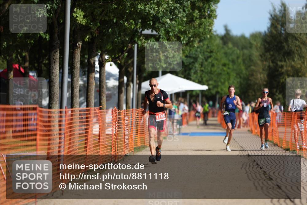 07.09.2025 - 19. Norderstedt Triathlon Michael Strokosch http://msf.ph/oto/8811118 07.09.2025 10:41:41 Laufen 673, 1132, 1148 meine-sportfotos.de