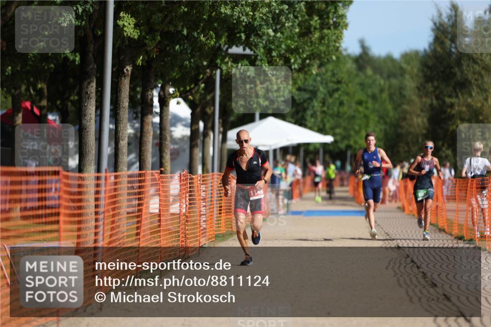 07.09.2025 - 19. Norderstedt Triathlon Michael Strokosch http://msf.ph/oto/8811124 07.09.2025 10:41:41 Laufen 673, 1132, 1148 meine-sportfotos.de