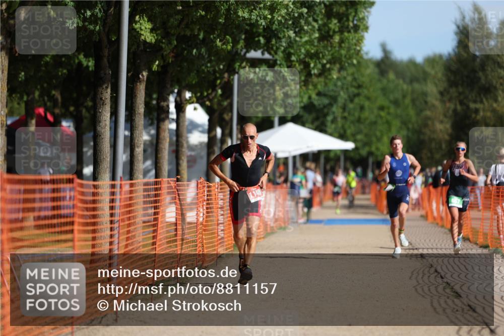 07.09.2025 - 19. Norderstedt Triathlon Michael Strokosch http://msf.ph/oto/8811157 07.09.2025 10:41:42 Laufen 673, 1132, 1148 meine-sportfotos.de