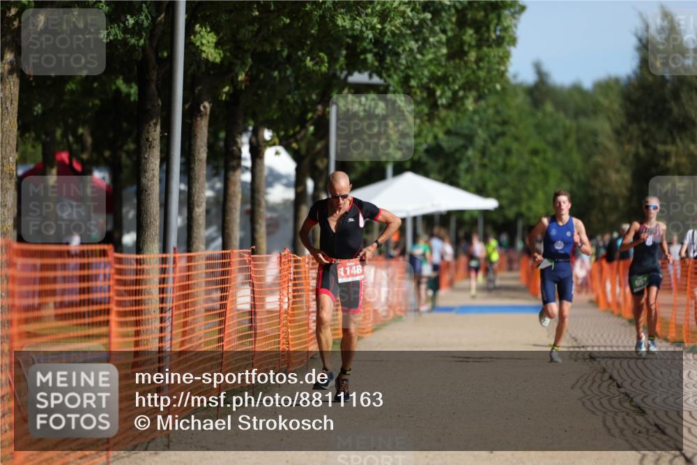 07.09.2025 - 19. Norderstedt Triathlon Michael Strokosch http://msf.ph/oto/8811163 07.09.2025 10:41:42 Laufen 673, 1132, 1148 meine-sportfotos.de