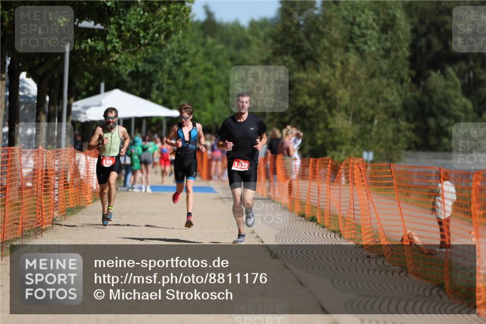 07.09.2025 - 19. Norderstedt Triathlon Michael Strokosch http://msf.ph/oto/8811176 07.09.2025 11:40:07 Laufen 196, 1171, 1323 meine-sportfotos.de