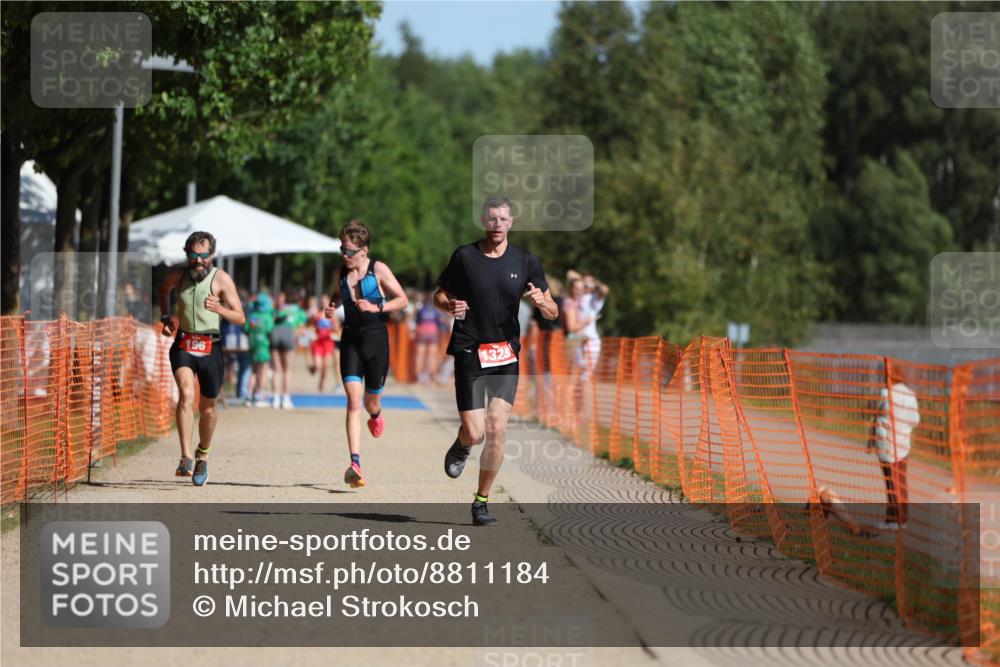 07.09.2025 - 19. Norderstedt Triathlon Michael Strokosch http://msf.ph/oto/8811184 07.09.2025 11:40:07 Laufen 196, 1171, 1323 meine-sportfotos.de