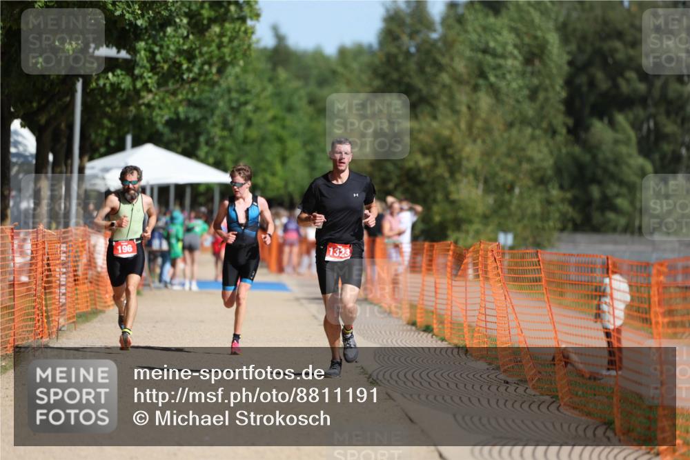 07.09.2025 - 19. Norderstedt Triathlon Michael Strokosch http://msf.ph/oto/8811191 07.09.2025 11:40:07 Laufen 196, 1171, 1323 meine-sportfotos.de