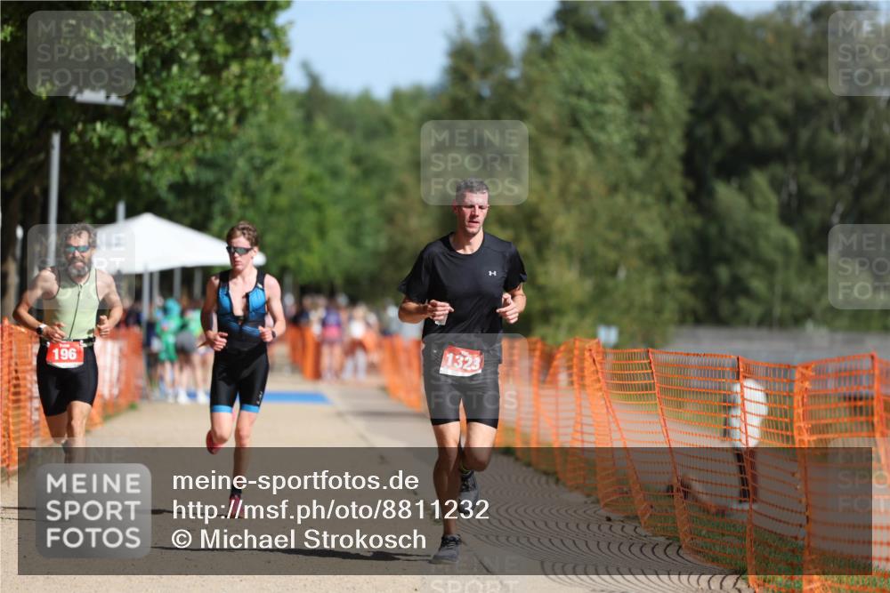 07.09.2025 - 19. Norderstedt Triathlon Michael Strokosch http://msf.ph/oto/8811232 07.09.2025 11:40:09 Laufen 196, 1171, 1323 meine-sportfotos.de