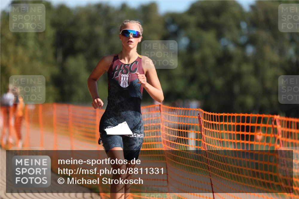 07.09.2025 - 19. Norderstedt Triathlon Michael Strokosch http://msf.ph/oto/8811331 07.09.2025 10:41:49 Laufen 657, 673, 1148 meine-sportfotos.de