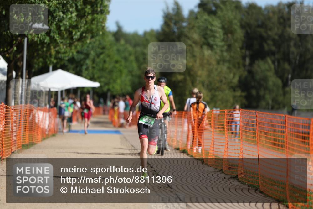 07.09.2025 - 19. Norderstedt Triathlon Michael Strokosch http://msf.ph/oto/8811396 07.09.2025 10:41:59 Laufen 667 meine-sportfotos.de