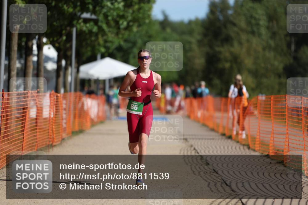 07.09.2025 - 19. Norderstedt Triathlon Michael Strokosch http://msf.ph/oto/8811539 07.09.2025 10:42:10 Laufen 86 meine-sportfotos.de