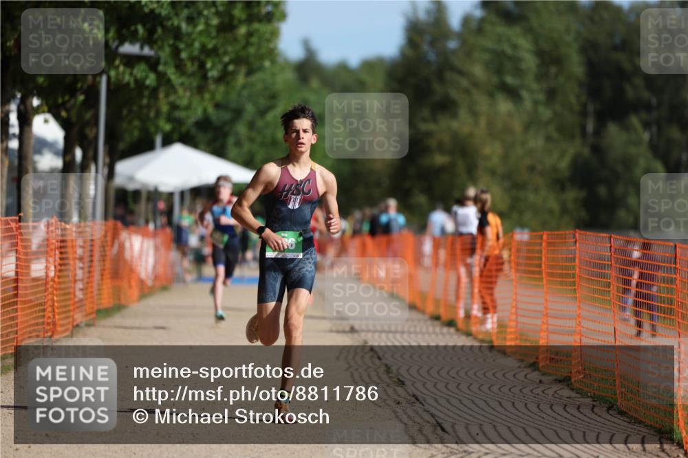 07.09.2025 - 19. Norderstedt Triathlon Michael Strokosch http://msf.ph/oto/8811786 07.09.2025 10:42:28 Laufen 652, 686 meine-sportfotos.de