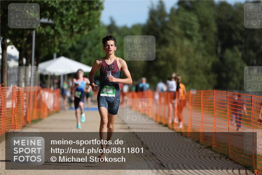 07.09.2025 - 19. Norderstedt Triathlon Michael Strokosch http://msf.ph/oto/8811801 07.09.2025 10:42:28 Laufen 652, 686 meine-sportfotos.de