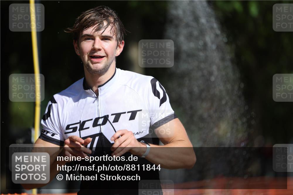 07.09.2025 - 19. Norderstedt Triathlon Michael Strokosch http://msf.ph/oto/8811844 07.09.2025 11:40:56 Laufen 844, 1206 meine-sportfotos.de