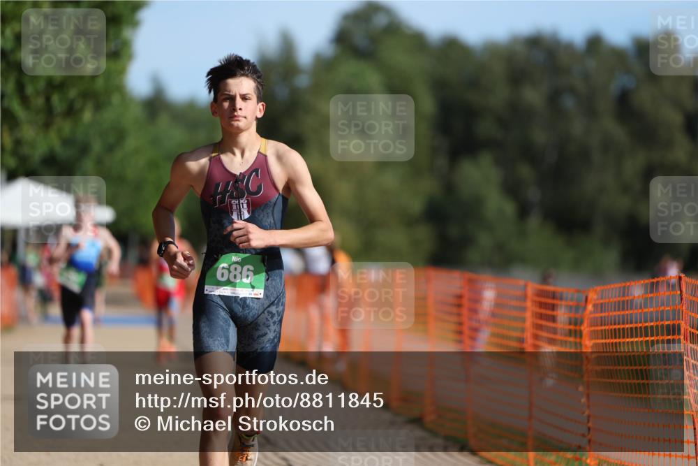 07.09.2025 - 19. Norderstedt Triathlon Michael Strokosch http://msf.ph/oto/8811845 07.09.2025 10:42:30 Laufen 652, 672, 686 meine-sportfotos.de