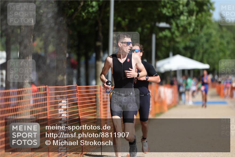 07.09.2025 - 19. Norderstedt Triathlon Michael Strokosch http://msf.ph/oto/8811907 07.09.2025 11:41:03 Laufen 1198, 1200 meine-sportfotos.de